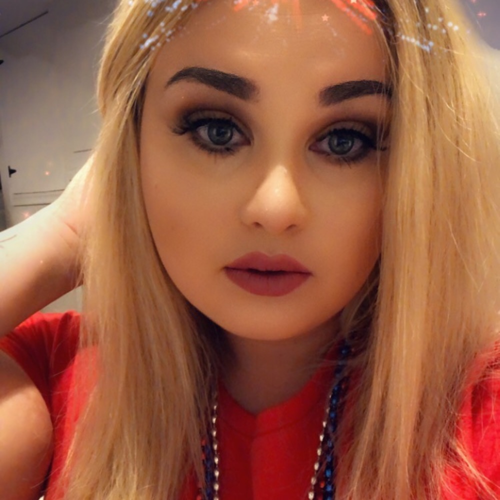 Meet your Posher, Laura-celine